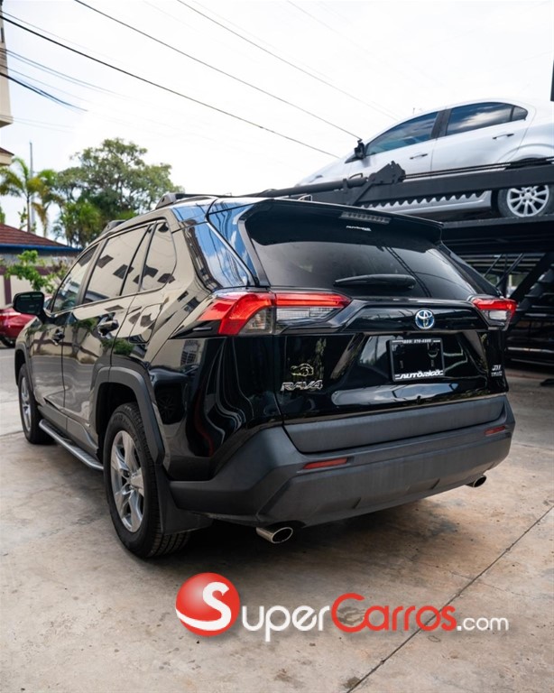 2022 Toyota RAV4 XLE Hybrid — foto 9 / 12