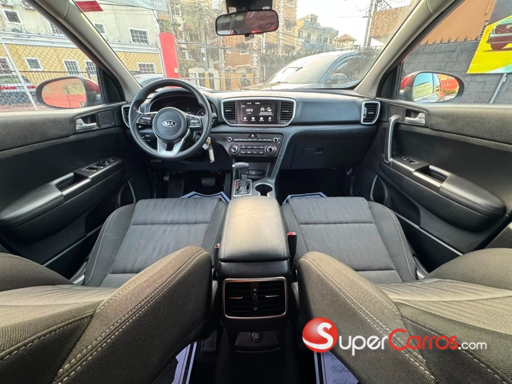2020 Kia Sportage LX — foto 8 / 10
