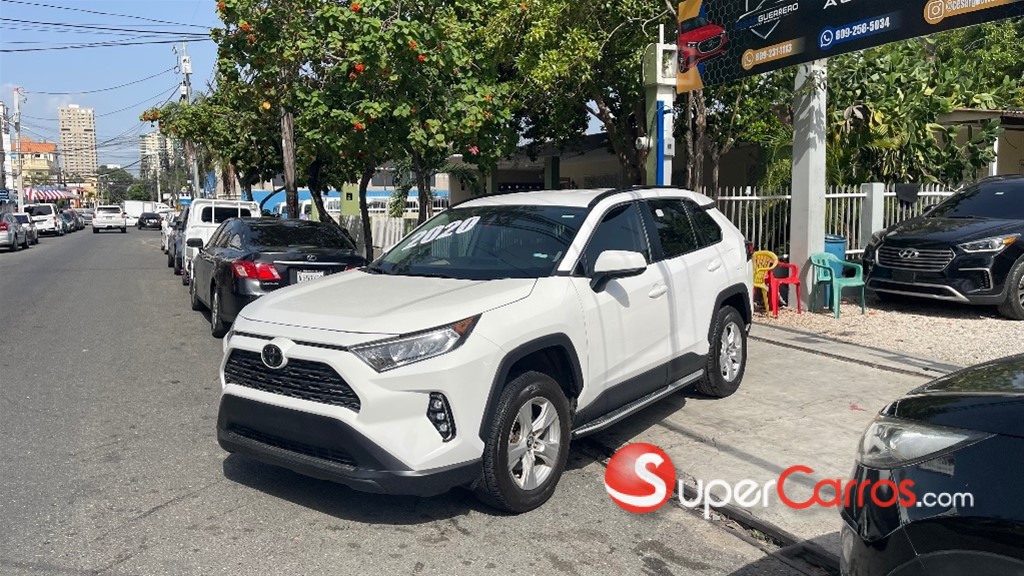 2020 Toyota RAV4 LE — foto 3 / 12