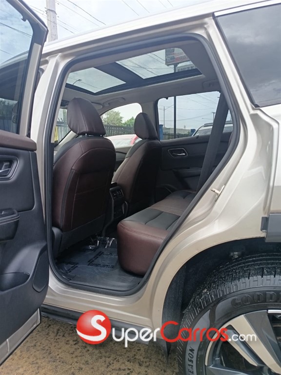 2021 Nissan Rogue — foto 9 / 11