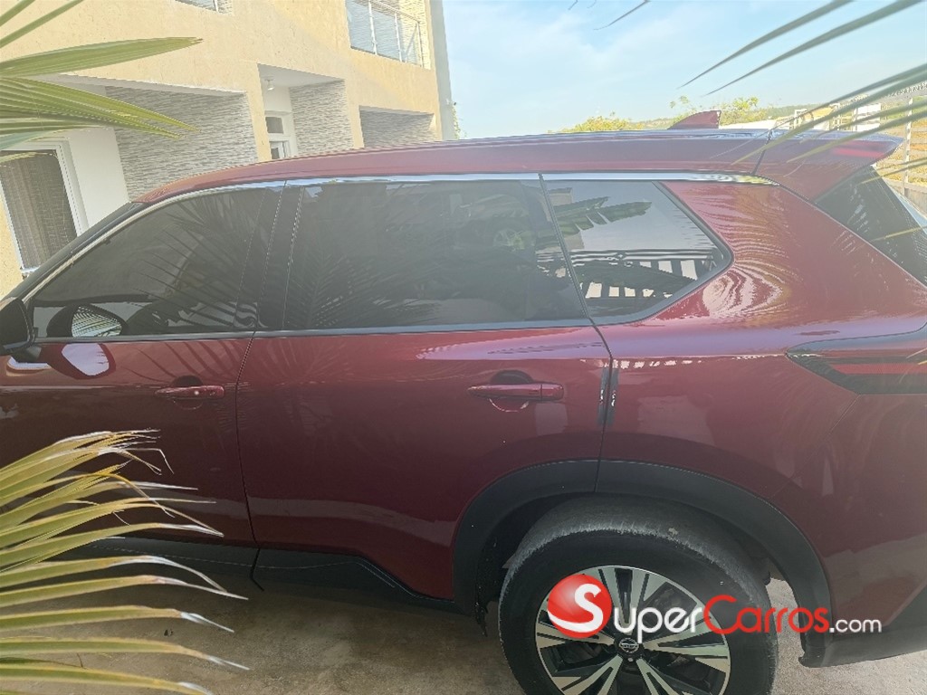 2021 Nissan Rogue SV — foto 3 / 8