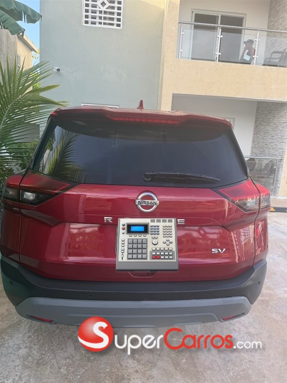 2021 Nissan Rogue SV — foto 4 / 8