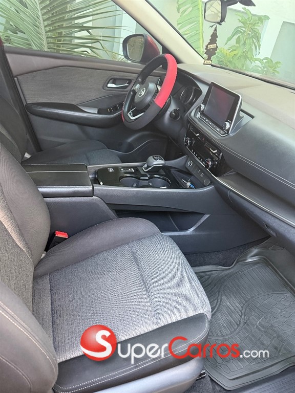 2021 Nissan Rogue SV — foto 6 / 8