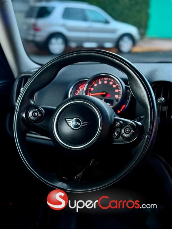 2019 Mini Cooper Countryman S ALL4 — foto 8 / 12