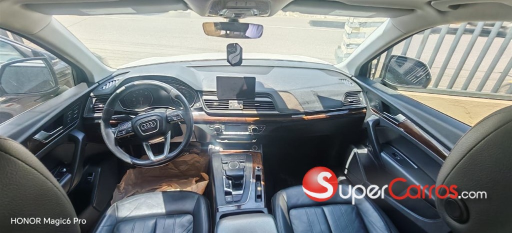 2020 Audi Q5 Premium Plus — foto 2 / 8