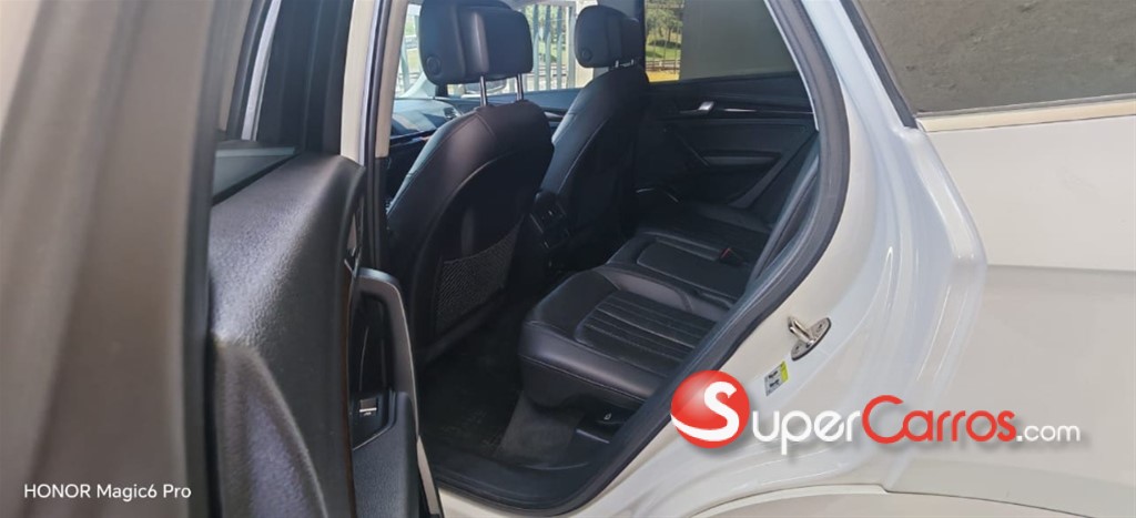 2020 Audi Q5 Premium Plus — foto 3 / 8