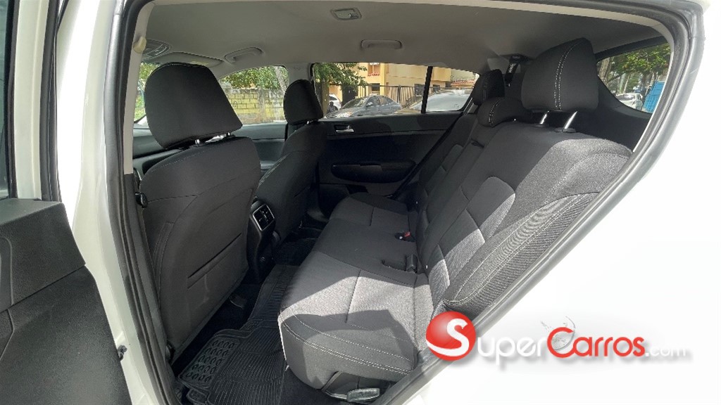 2020 Kia Sportage LX — foto 7 / 12