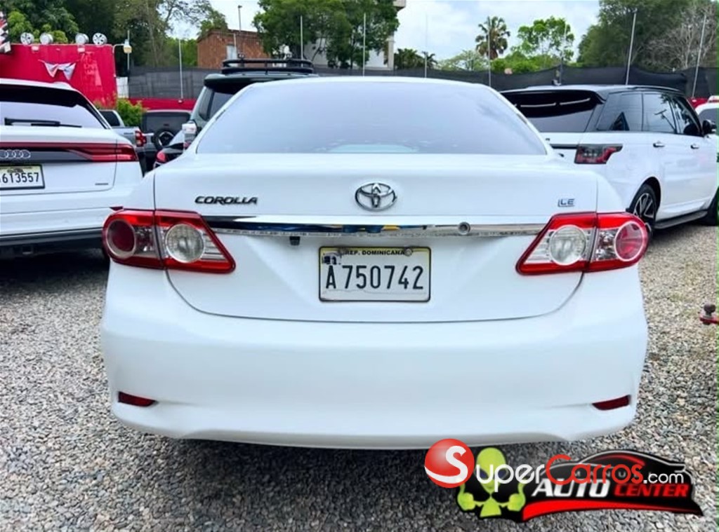 2013 Toyota Corolla LE — foto 5 / 8