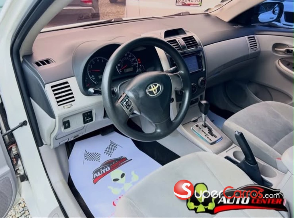 2013 Toyota Corolla LE — foto 6 / 8