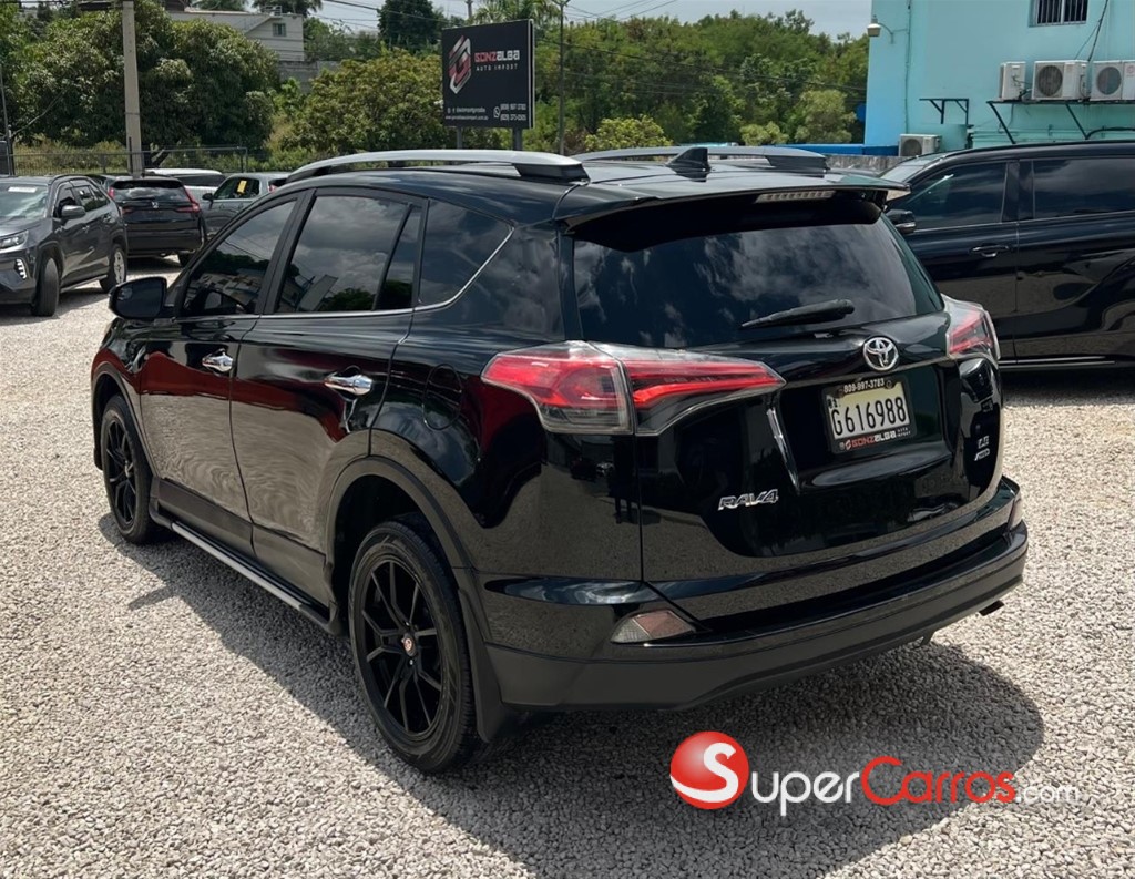 2017 Toyota RAV4 LE — foto 7 / 12