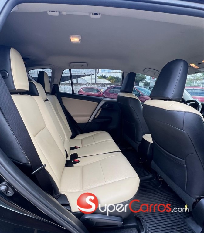 2017 Toyota RAV4 LE — foto 10 / 12