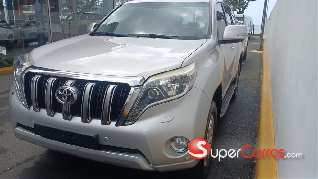 2010 Toyota Land Cruiser VXL — foto 3 / 4