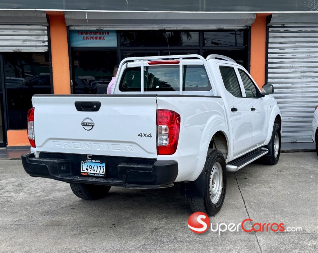2024 Nissan Frontier LE — foto 8 / 12