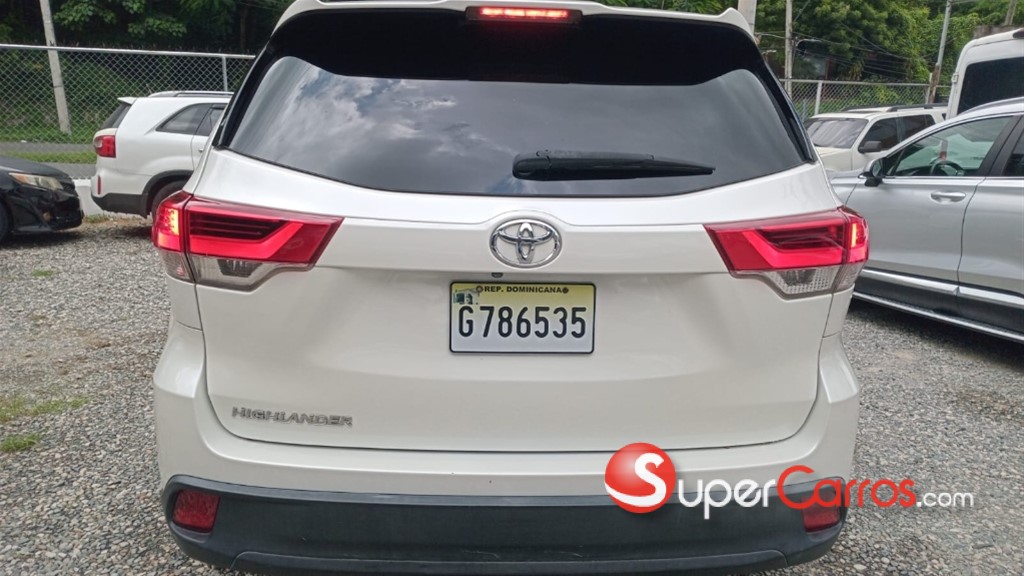 2019 Toyota Highlander Hybrid LE — foto 2 / 9
