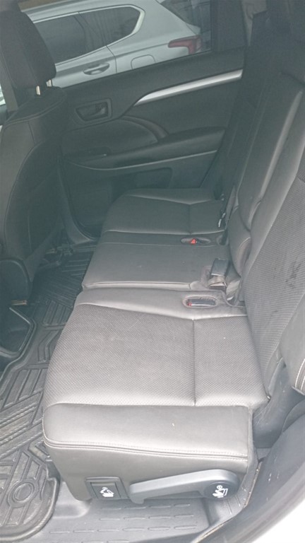 2019 Toyota Highlander Hybrid LE — foto 6 / 9