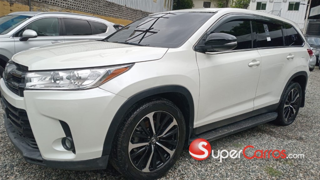 2019 Toyota Highlander Hybrid LE — foto 8 / 9