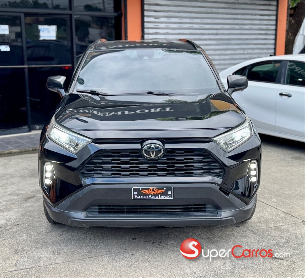 2020 Toyota RAV4 LE PLUS — foto 3 / 12