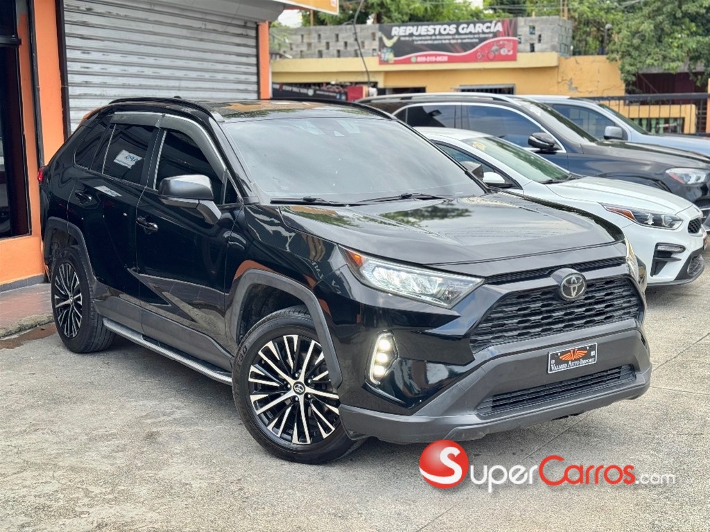 2020 Toyota RAV4 LE PLUS — foto 4 / 12