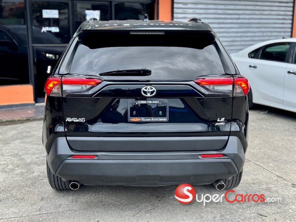2020 Toyota RAV4 LE PLUS — foto 6 / 12