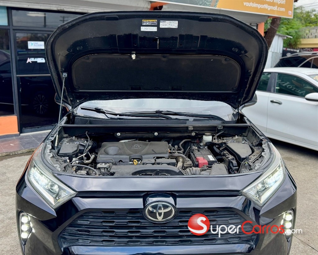 2020 Toyota RAV4 LE PLUS — foto 8 / 12