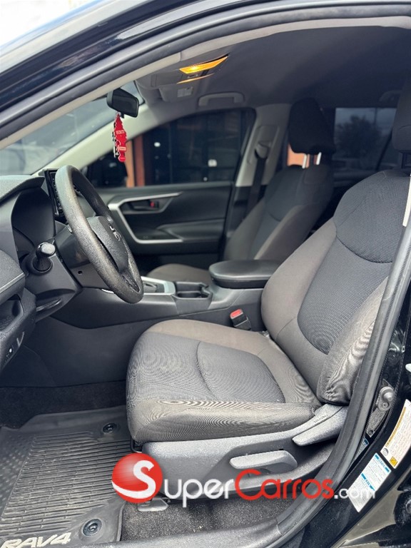 2020 Toyota RAV4 LE PLUS — foto 10 / 12