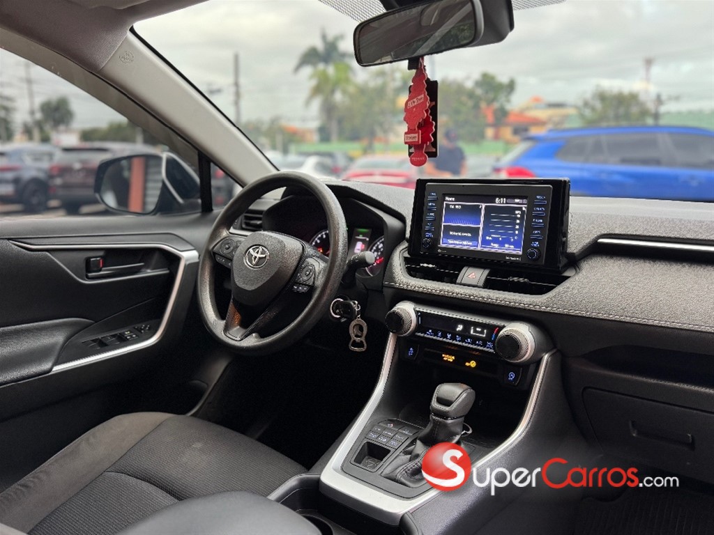 2020 Toyota RAV4 LE PLUS — foto 11 / 12