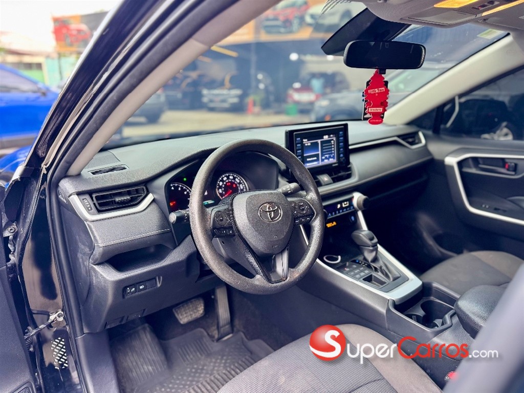 2020 Toyota RAV4 LE PLUS — foto 12 / 12