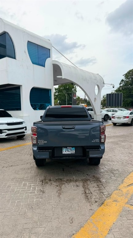 2024 Isuzu DMAX LSE — foto 9 / 10