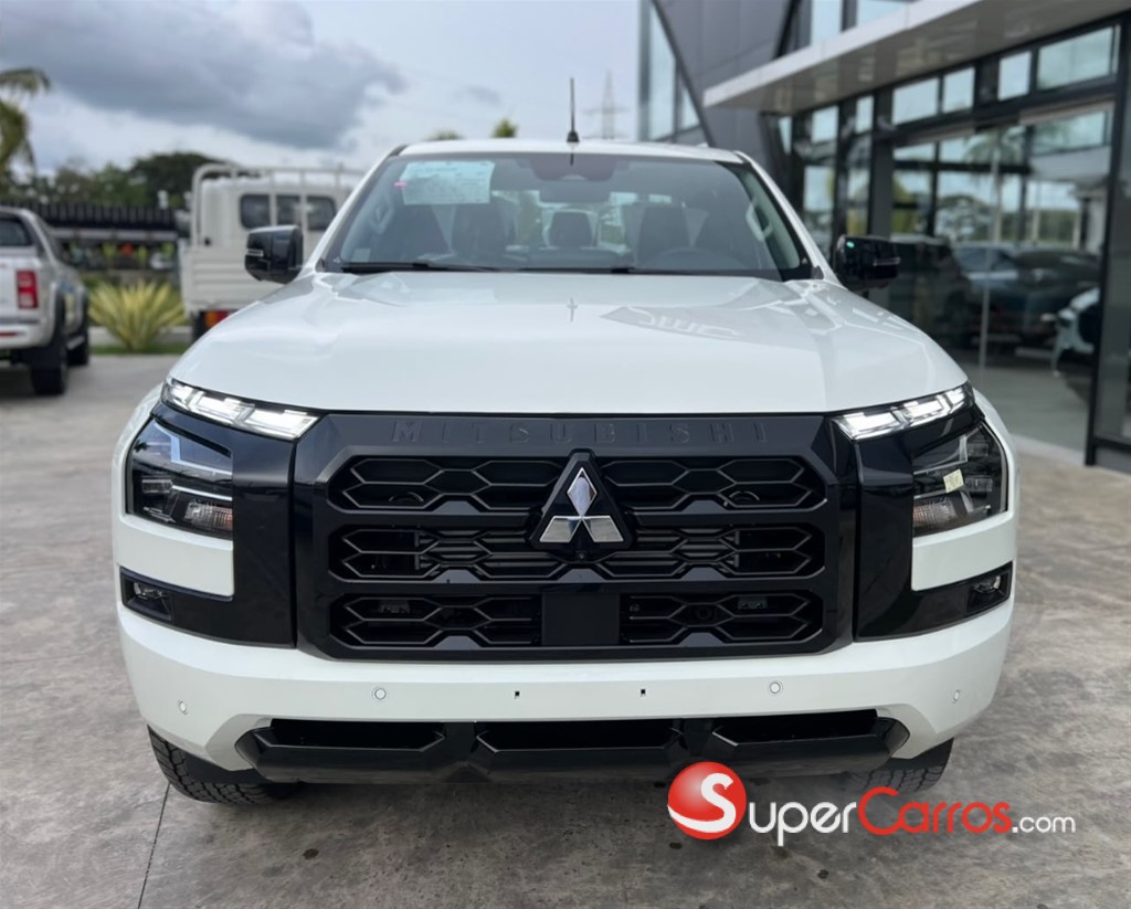 2027 Mitsubishi Motors L 200 Triton — foto 2 / 10