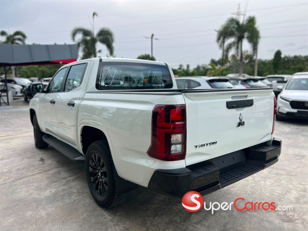 2027 Mitsubishi Motors L 200 Triton — foto 4 / 10