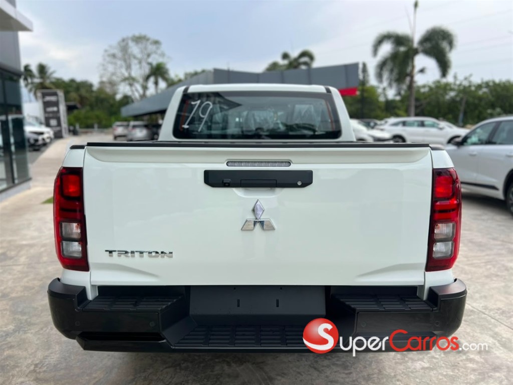 2027 Mitsubishi Motors L 200 Triton — foto 5 / 10