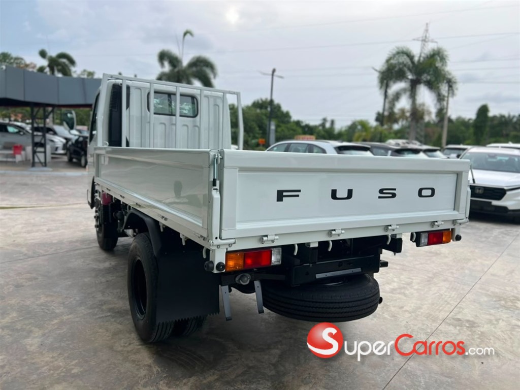 2027 Mitsubishi Motors Fuso — foto 4 / 8