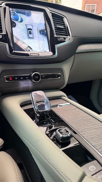 2024 Volvo XC90 B6 Ultimate — foto 5 / 9