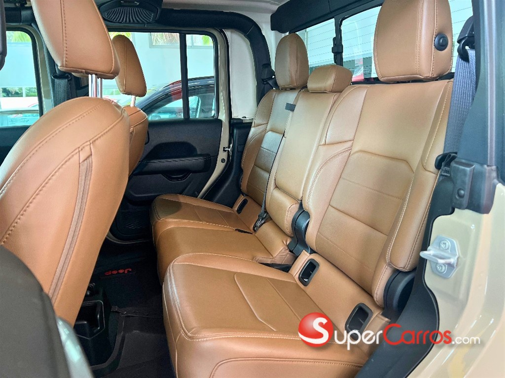 2022 Jeep Gladiator Overland — foto 8 / 10