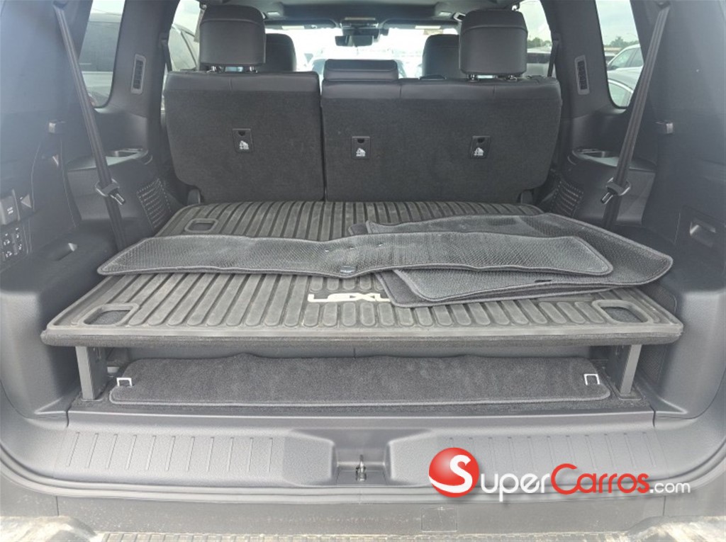2025 Lexus LX 700 H Luxury — foto 12 / 12