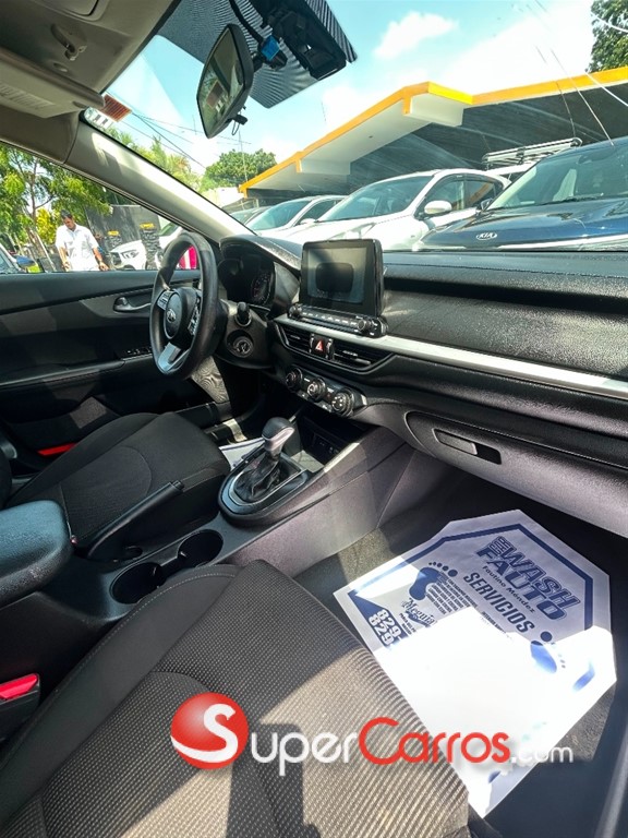 2020 Kia Forte LX — foto 8 / 9