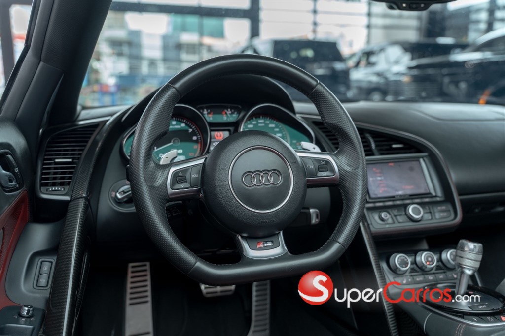 2015 Audi R8 V10 Spyder — foto 9 / 12