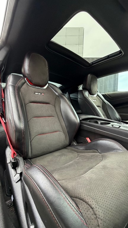 2020 Chevrolet Camaro ZL1 — foto 7 / 9