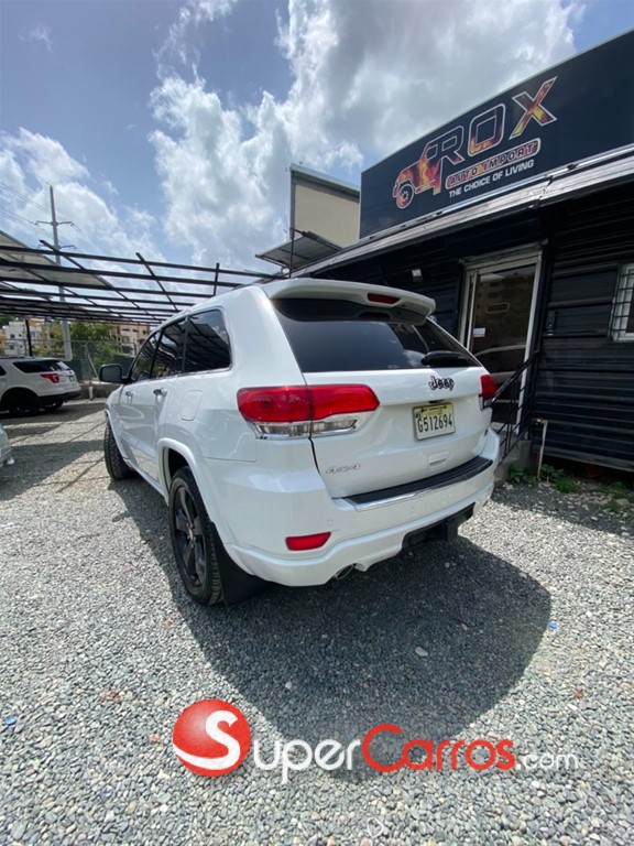2015 Jeep Grand Cherokee Overland — foto 8 / 10
