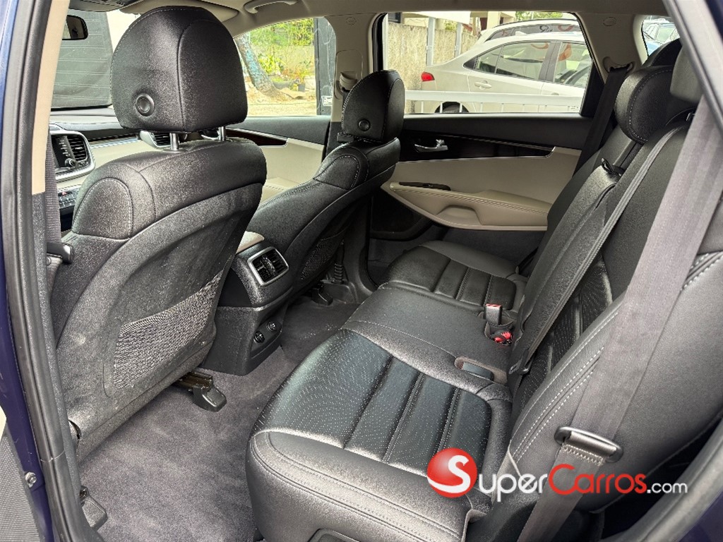 2020 Kia Sorento LX — foto 8 / 11