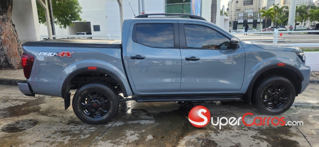 2025 Nissan Frontier Pro-4X — foto 3 / 9
