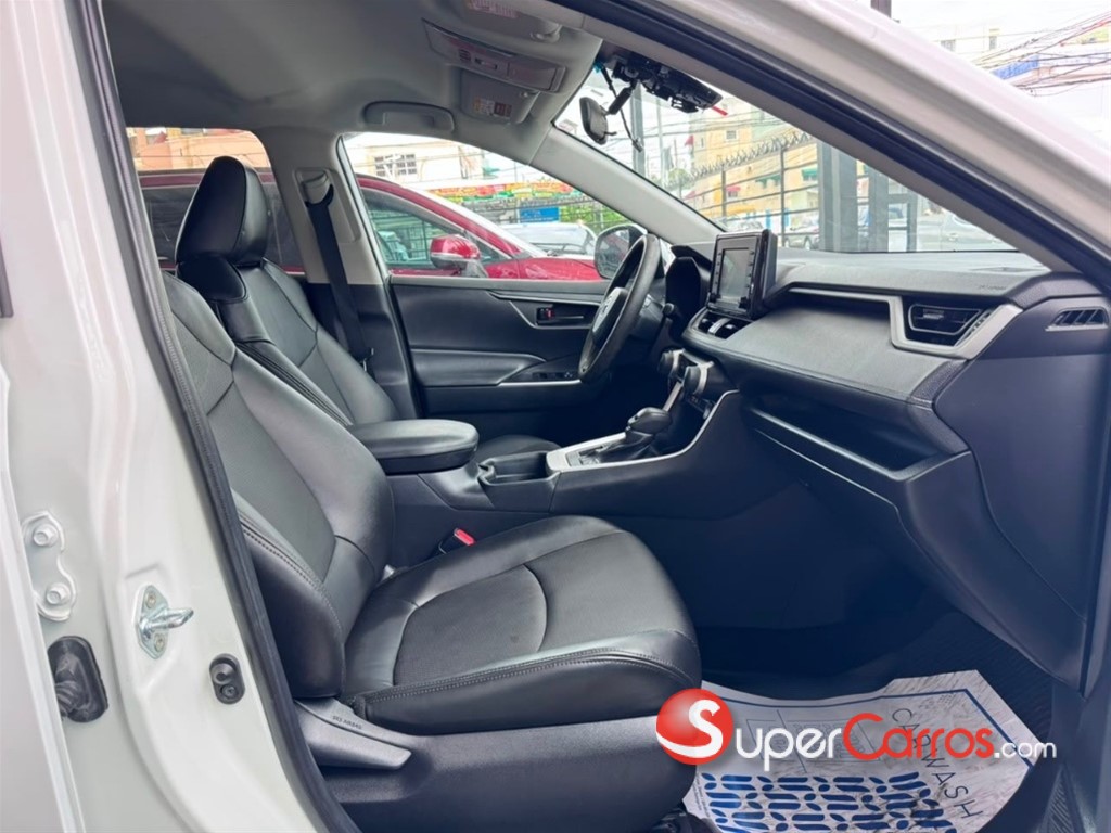 2021 Toyota RAV4 LE PLUS — foto 9 / 10