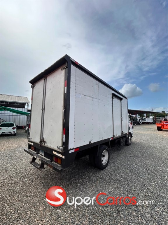 2013 Isuzu Camion Furgon — foto 4 / 5