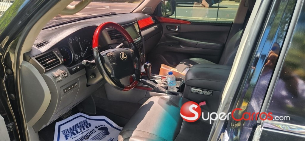 2009 Lexus LX 570 — foto 6 / 12
