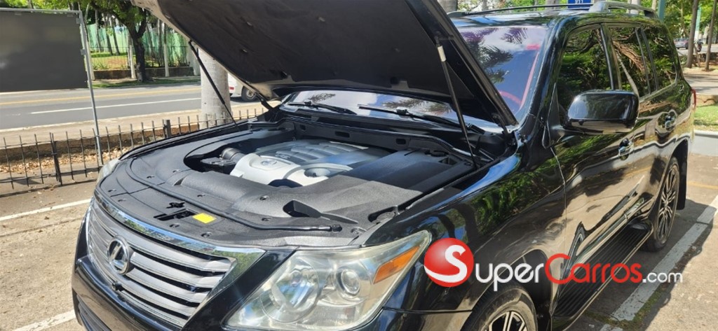 2009 Lexus LX 570 — foto 8 / 12