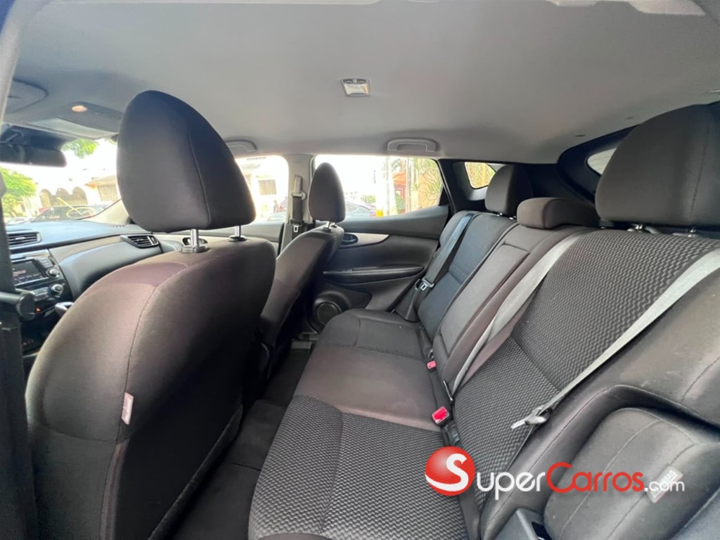 2021 Nissan Rogue Sport — foto 8 / 10