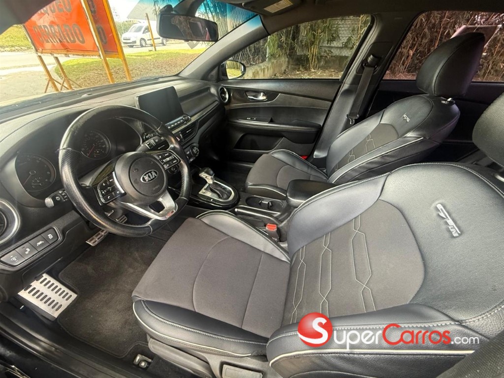 2021 Kia Forte GT Line — foto 6 / 12