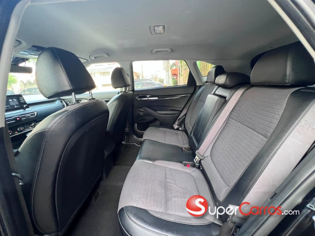2021 Kia Seltos S — foto 8 / 10