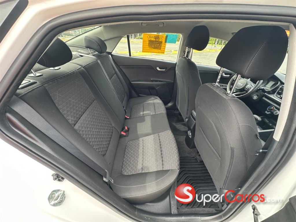 2022 Kia Rio S — foto 3 / 11