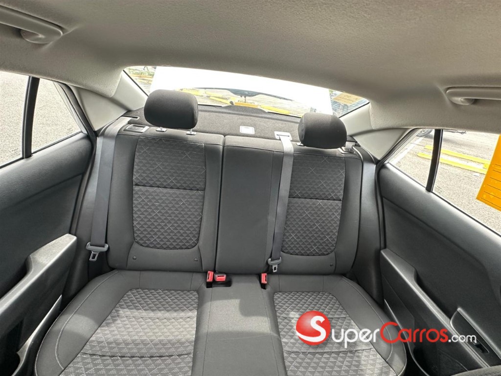2022 Kia Rio S — foto 4 / 11